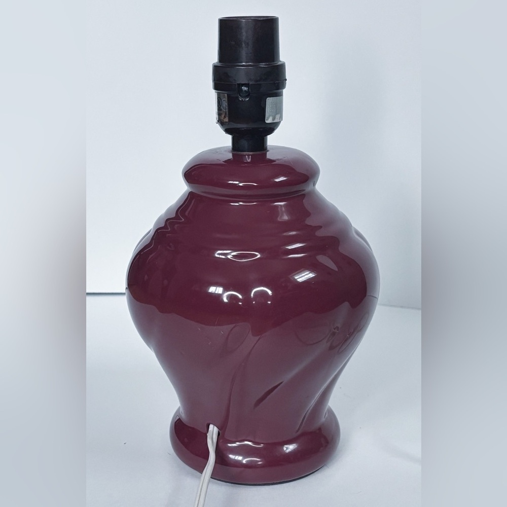 Vintage Oxblood Red Ceramic Table Lamp Mid Century MCM Cottage Goth Dark Romance - Picture 2 of 9